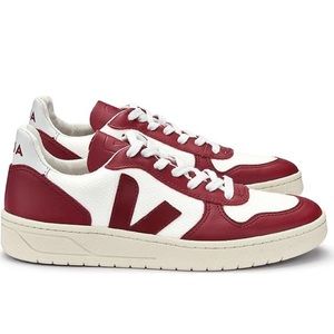 Veja V-10 sneakers, brand new, never worn